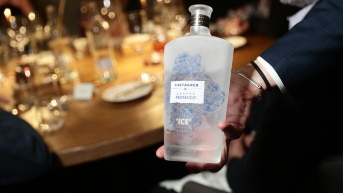 Milano Celebra La Grappa3A Succ