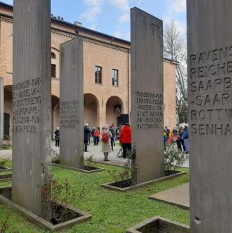 Milano Onora Le Vittime Della