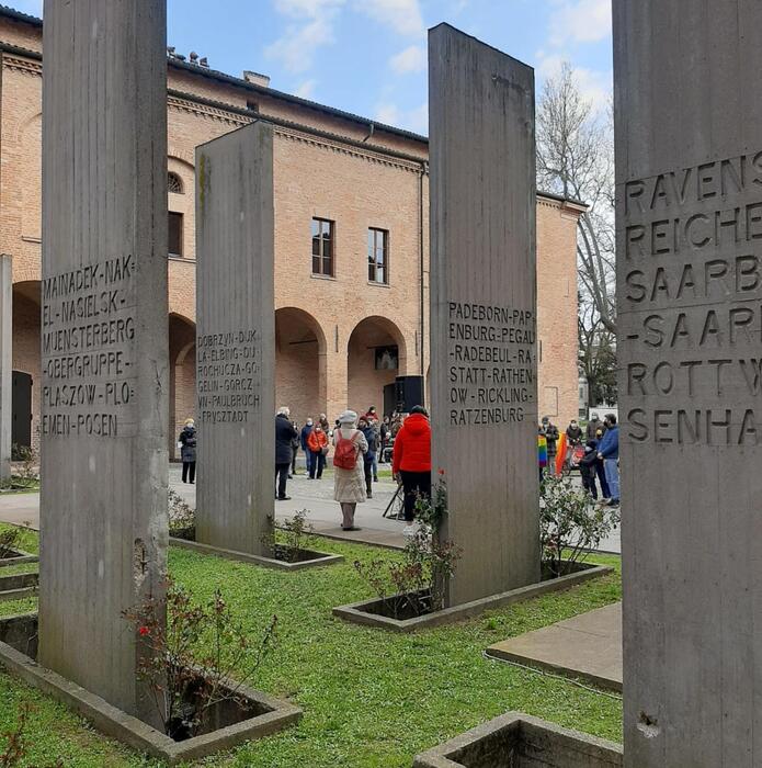 Milano Onora Le Vittime Della