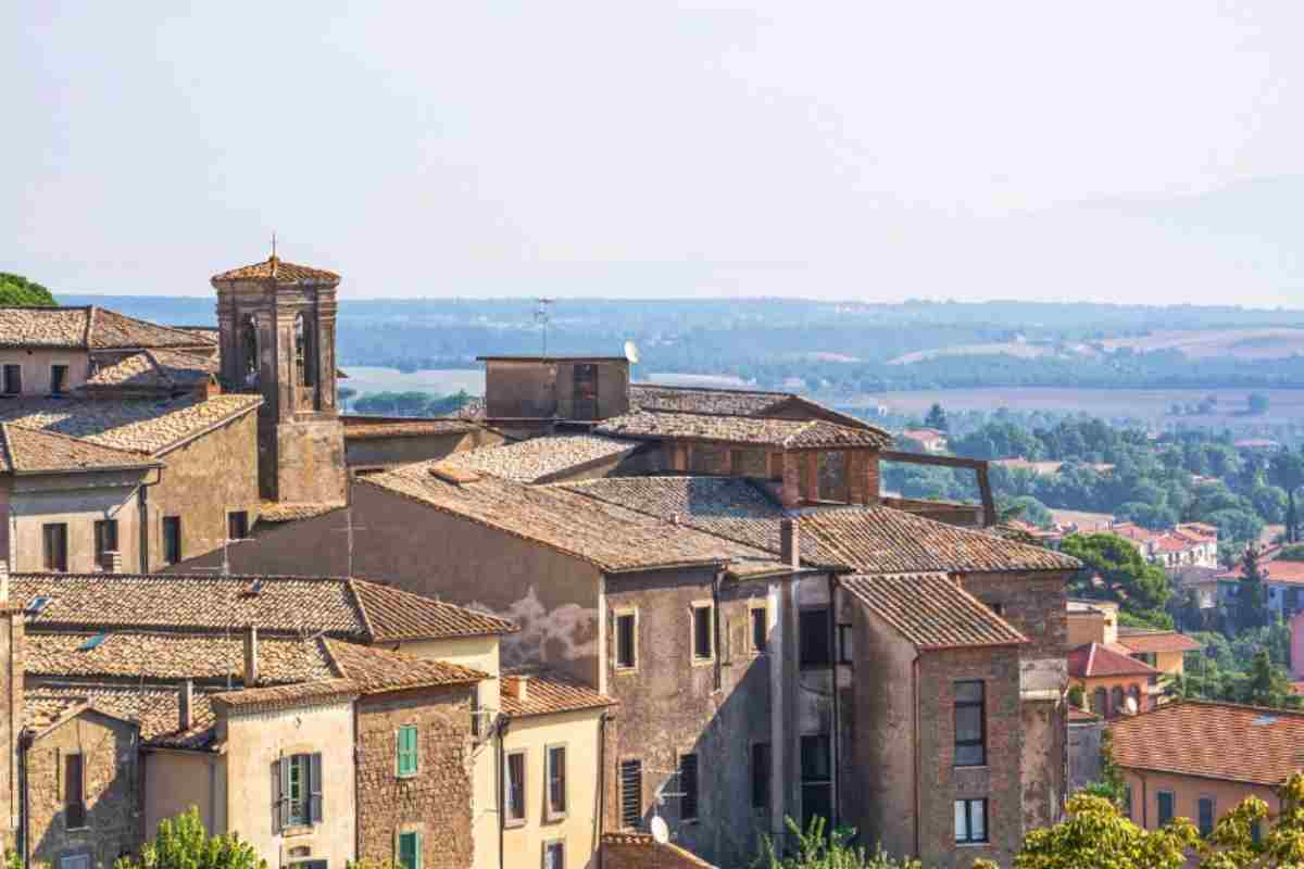 In Pochi Conoscono Il Panorama Mozzafiato A Due Passi Da Roma: Impossibile Non Rimanere Incantati Da Tanta Bellezza 5 Montefiascone, Balcone Della Tuscia