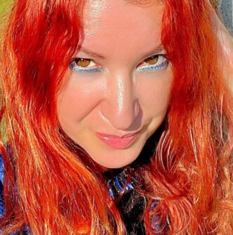 Nora Lux Presenta La Sua Perfo