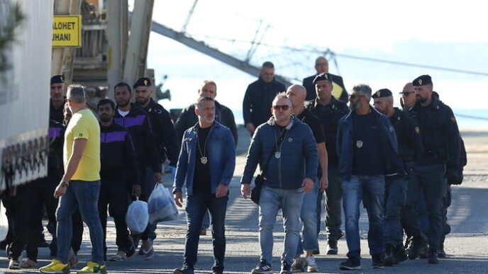 Nuove Contestazioni Sui Migran