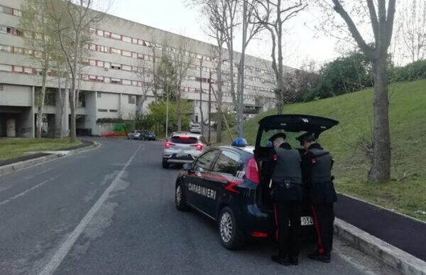 Operazione Dei Carabinieri A R