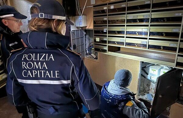 Operazione Della Polizia Local 1
