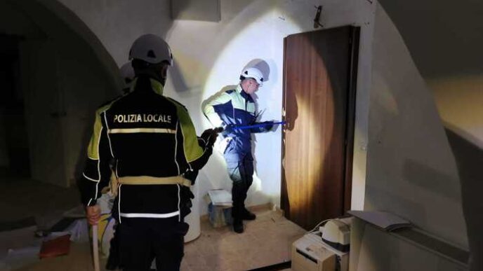 Operazione Di Sgombero A Macer