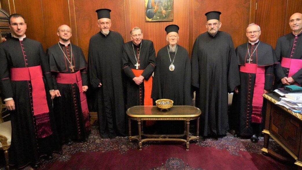 Papa Francesco Esorta A Unire