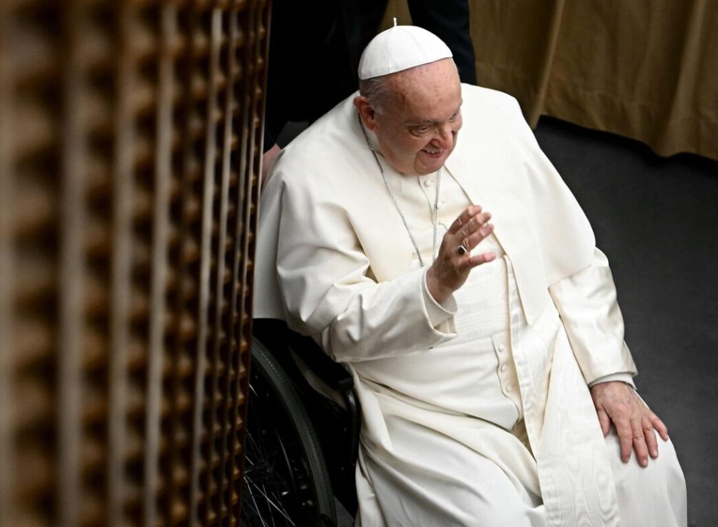 Papa Francesco Esorta I Giovan