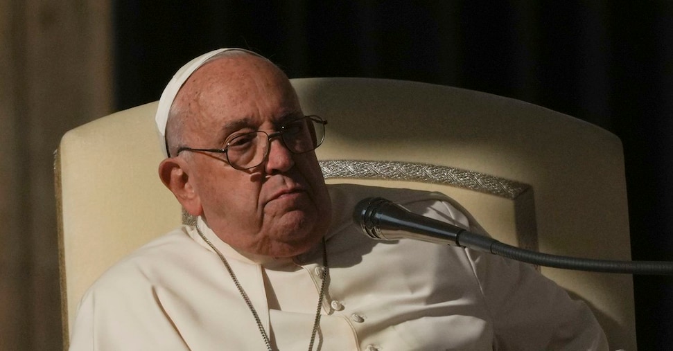 Papa Francesco Lancia Un Aller