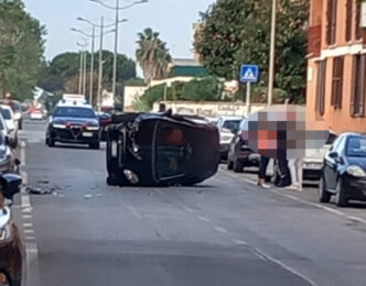 Paura A Ostia3A Auto Si Ribalta