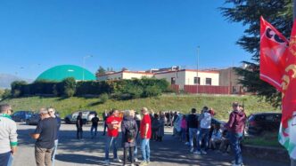 Protesta A Lfoundry Di Avezzan