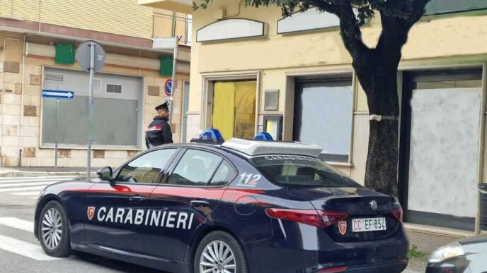 Rapina In Una Farmacia Ad Apri