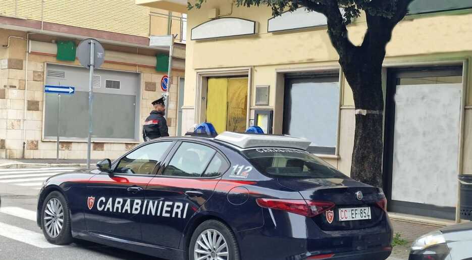 Rapina In Una Farmacia Ad Apri