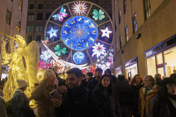 Saks Fifth Avenue3A Niente Lumi