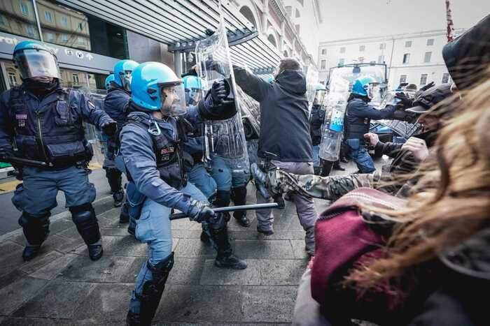 Scontri A Torino Durante Il Co