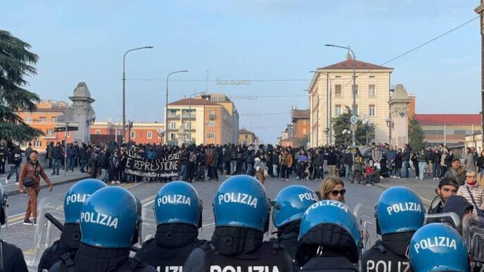 Scontri E Manifestazioni A Bol