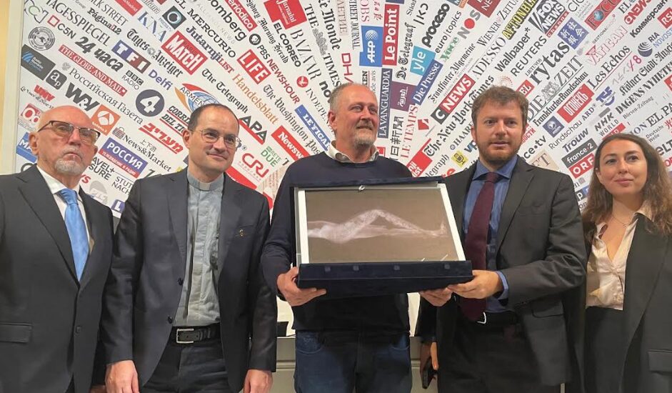 Marco Manzo: Dall’italia Al Mondo, Protagonista Dal Biennale Di Venezia Al Met Fino A Art Basel Miami Beach 2024 8 Screenshot 2024 11 21 113616