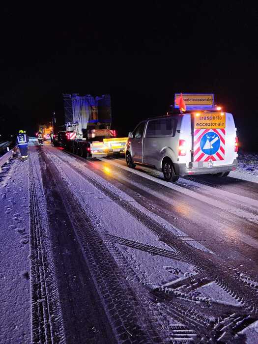 Tir Bloccato Dalla Strada Ghia