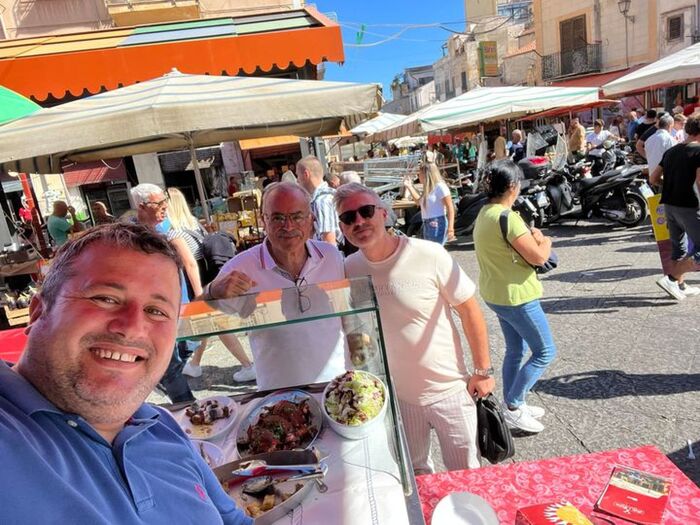 Turista A Palermo Recupera Por