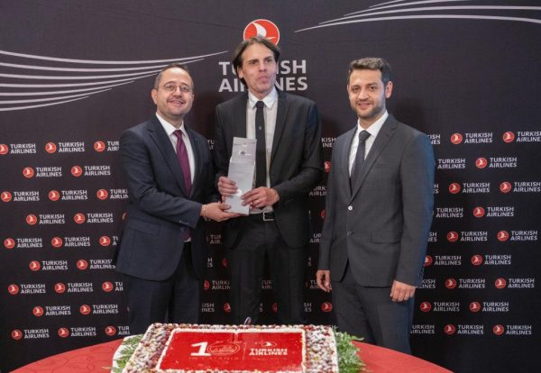 Turkish Airlines Festeggia Die