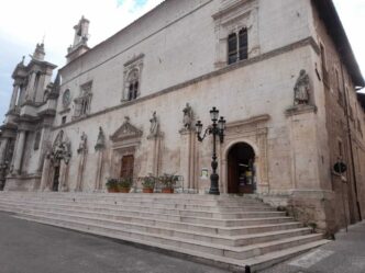 Viale Della Stazione Di Sulmon
