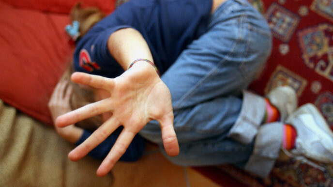 Violenza Su Bambine In Comune