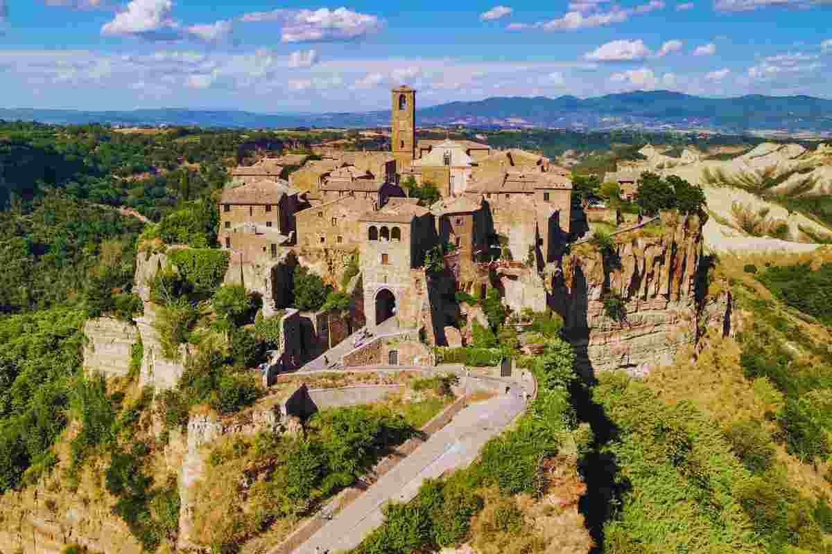 È La Meta Perfetta Per Evadere Dal Caos Della Capitale: Il Lago E La Zona Archeologica Vi Faranno Scordare Ogni Problema 5 Tre Siti Tra Archeologie E Bellezze Naturali In Lazio