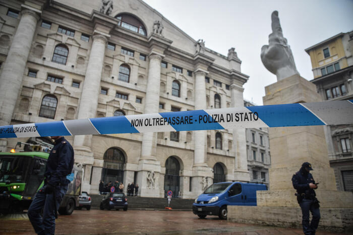 22L27Arte Sotto Attacco3A Il Caso