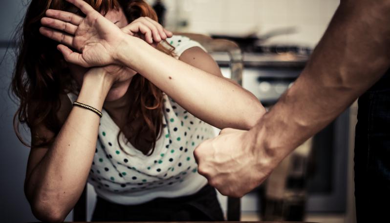 Aggressione Domestica A Pescar
