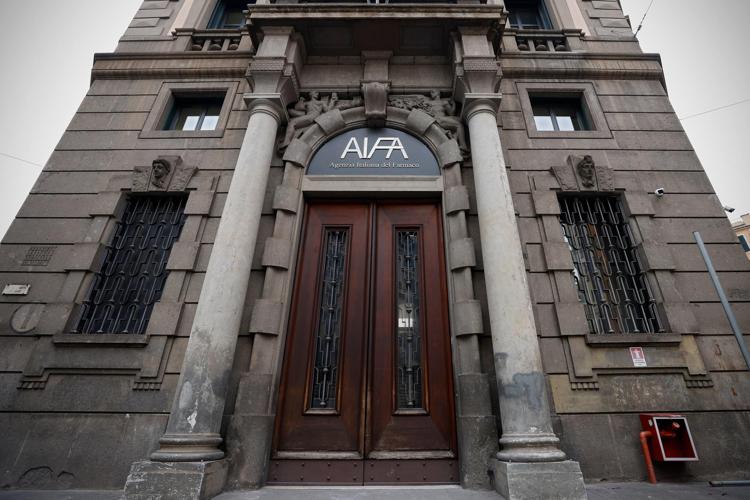 Aifa Avverte Sui Rischi Del Me
