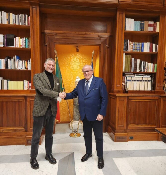 Alessandro Giuli Parteciperc3A0 A