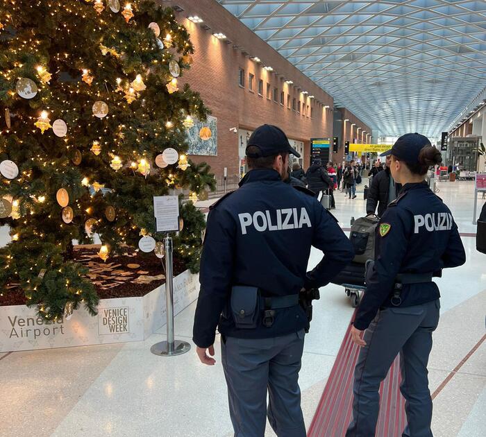 Arrestato All27Aeroporto Di Ven