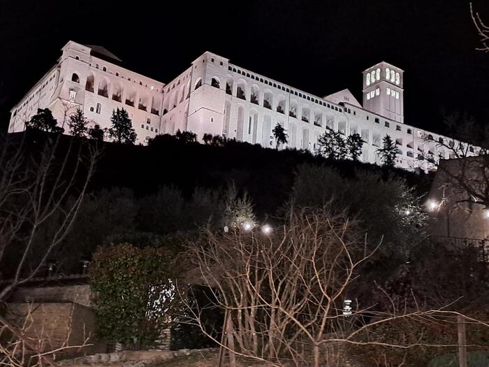 Assisi Al Centro Delle Misure