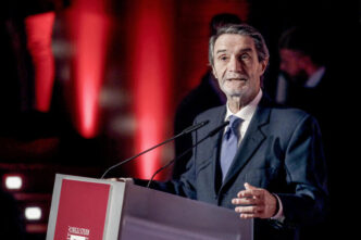 Attilio Fontana Critica La Fam