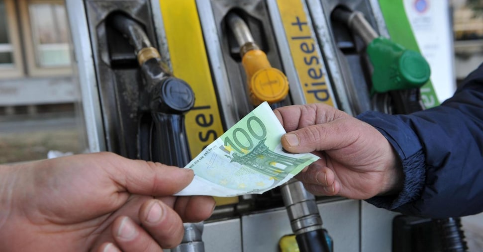 Aumento Dei Prezzi Del Carbura