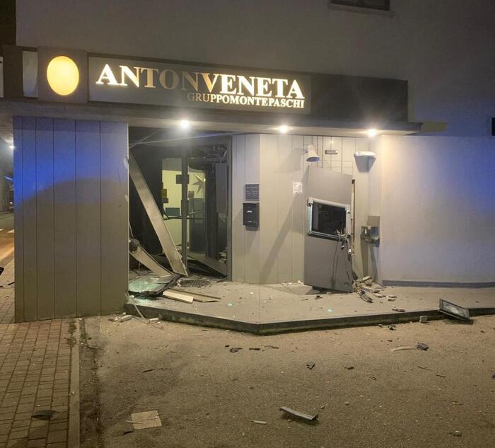 Bancarotta Notturna3A Esplosion