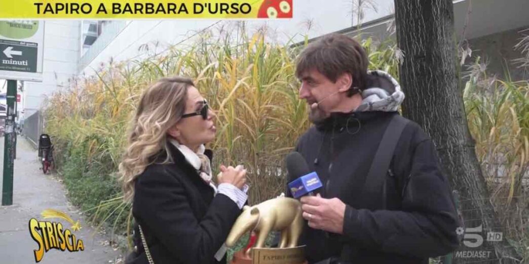 Barbara De28099Urso Riceve Un Tapir