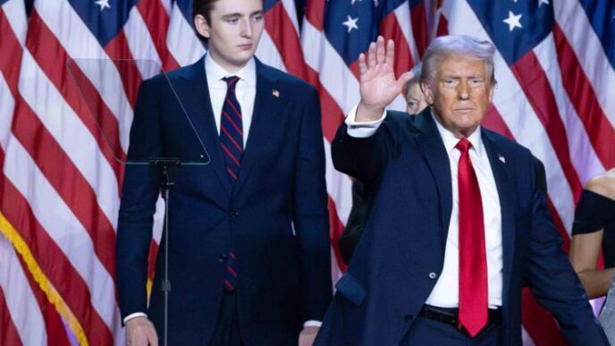 Barron Trump Gioca A Calcio3A V