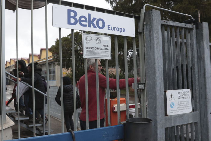 Beko Sotto La Lente3A La Clauso