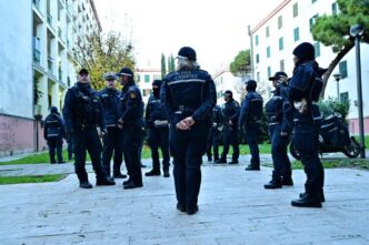 Blitz Delle Forze Dell27Ordine