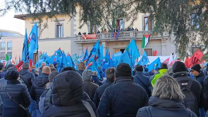 Calenzano In Lutto3A Centinaia