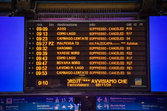 Cancellazioni In Massa Per Tre