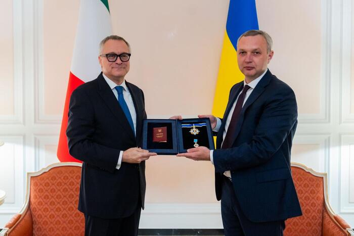 Carlo Bonomi Riceve Il Prestig