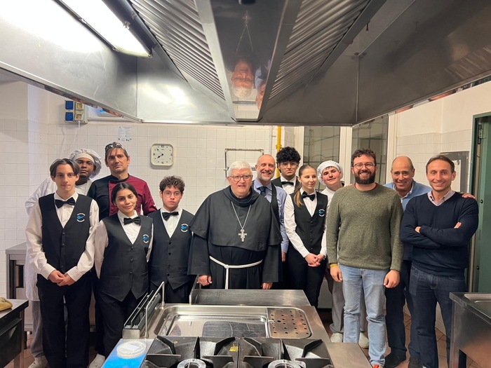Cena Solidale Al Monastero3A Un