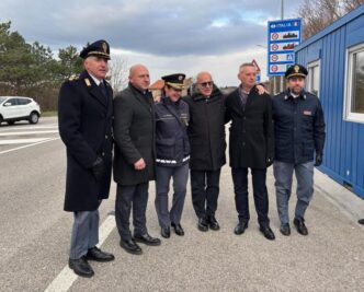 Collaborazione Tra Polizie Di