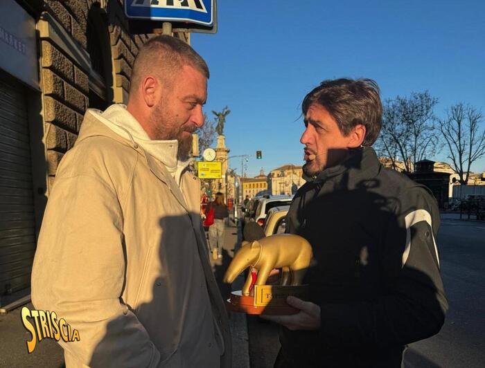 Daniele De Rossi Riceve Il Tap