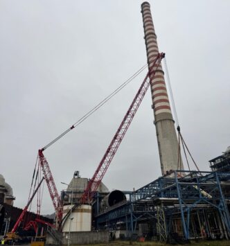 Demolizione Della Ciminiera De