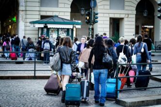 Deroga Di Sei Mesi Per Le Scuo