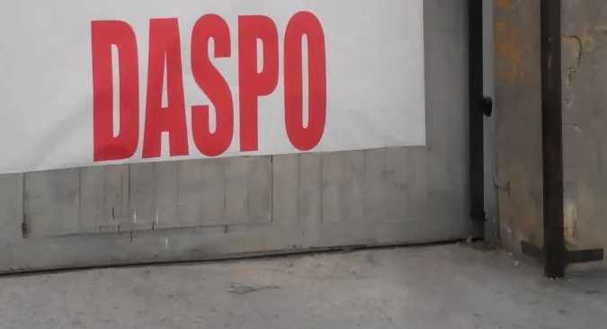 Dieci Tifosi Del Terracina Col