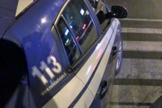 Donna Partorisce In Strada A P