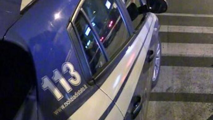 Donna Partorisce In Strada A P